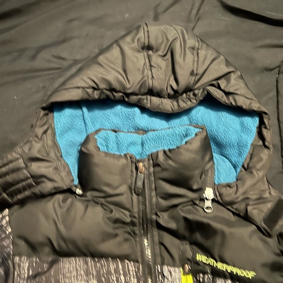 Weatherproof Jacket - Picture 3 of 9